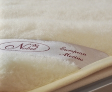 BETTMATRATZE aus europischer Merinowolle.